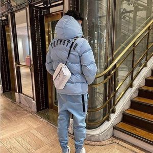 “Trapstar” puffer jacket baby blue medium ( mens )